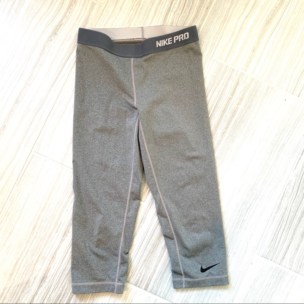 Grey Nike Pro Cropped Leggings